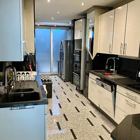 Park Apartment *